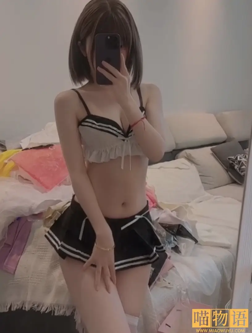 咬一口妃妃酱微密圈写真 (3)