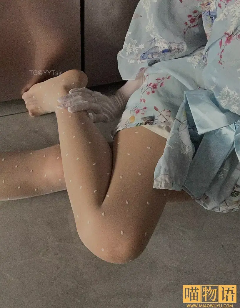 小杏仁微密圈写真 (4)